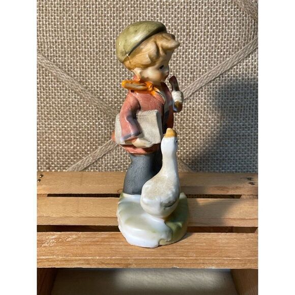 Vintage Arnart 5th Ave Collectible Figurine Boy With Goose - Picture 2 of 6
